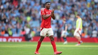Awoniyi (l.) spielt seit 2022 in Nottingham
