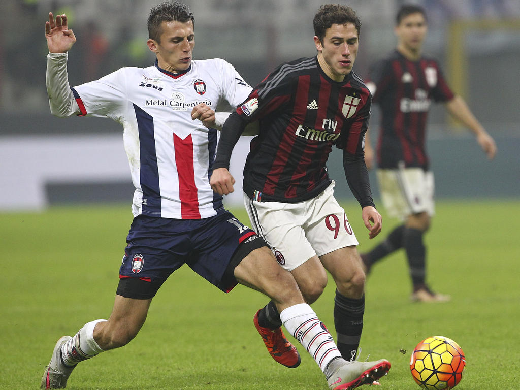 Ante Budimir (l.) spielte mit Crotone schon gegen Milan