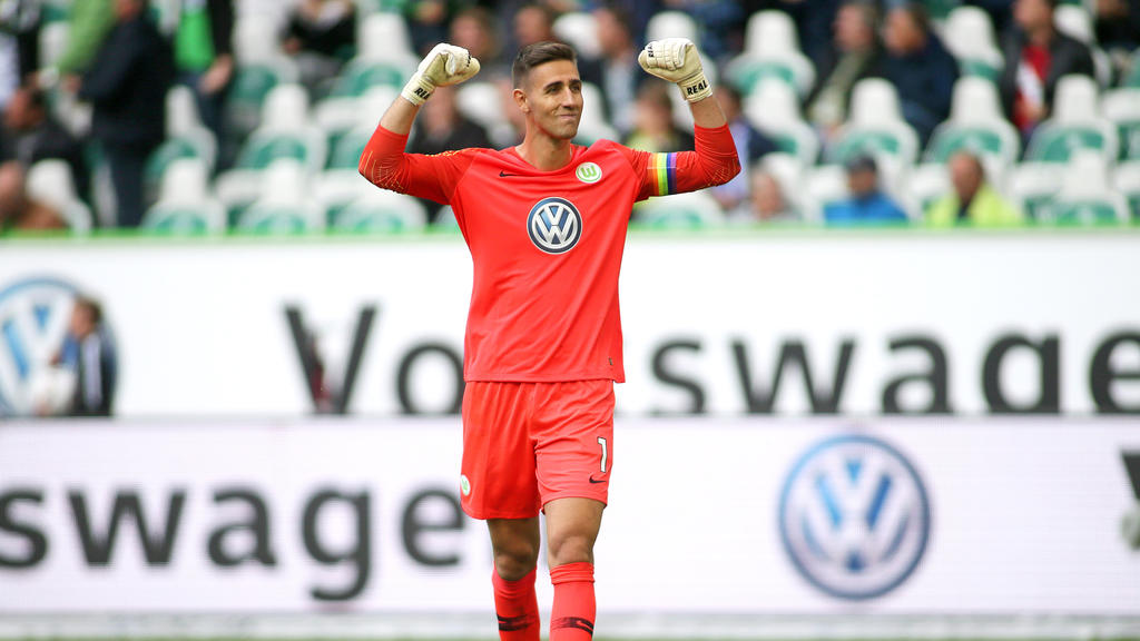 Wolfsburgs Torwart Koen Casteels ist in Leverkusen nicht dabei. Er wird Vater