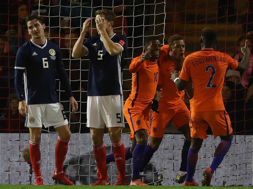 Die Niederländer gewinnen glücklich in Schottland