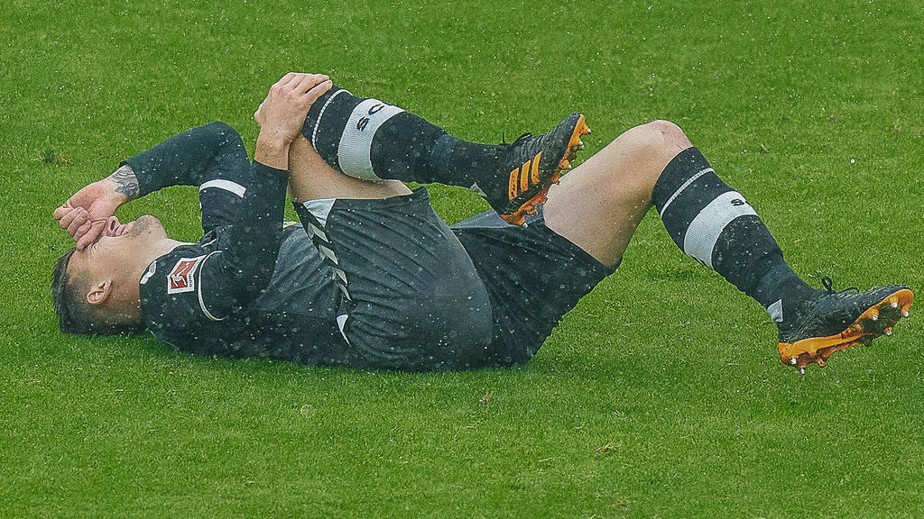 Baptiste Santamaria hat sich beim Spiel gegen den FC Bayern verletzt
