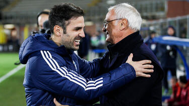 Übernimmt Cesc Fàbregas (l.) das Traineramt bei Bayer Leverkusen?