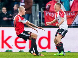 Lex Immers (l.) viert de 2-1 van Jens Toornstra (r.) voor Feyenoord tegen FC Twente. (18-01-2015)