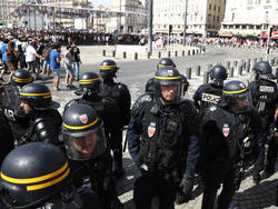 Die französische Polizei hat sechs Russen festgenommen
