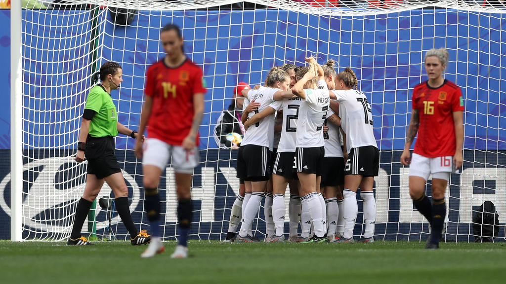 Die deutschen Fußball-Frauen haben Spanien niedergerungen