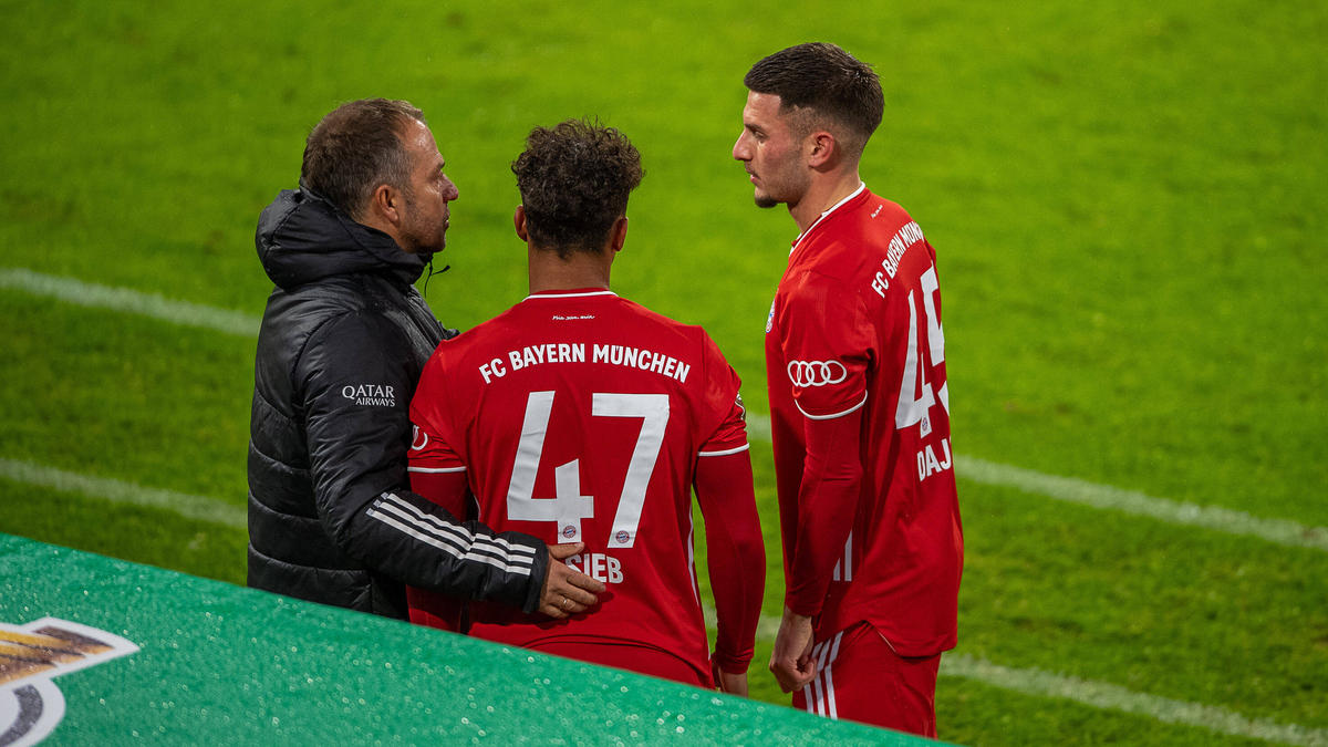 Leon Dajaku (r.) wird den FC Bayern wohl verlassen Leon Dajaku (r.) wird den FC Bayern wohl verlassen