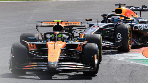 Verstappen und Norris liefert sich in den ersten Runden einen harten Kampf