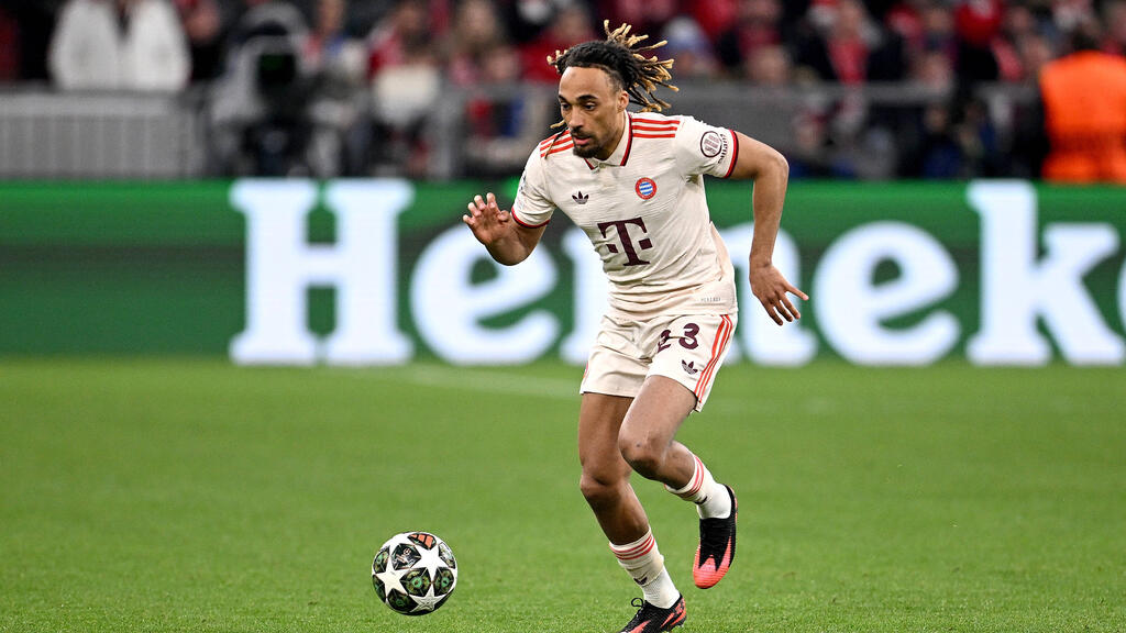 Sacha Boey könnte den FC Bayern im Sommer verlassen Sacha Boey könnte den FC Bayern im Sommer verlassen