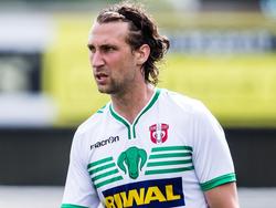 Geert Arend Roorda krijgt d kans om zich bij FC Dordrecht te bewijzen. De speler heeft een jaar zonder club gezeten en hoopt bij Dordrecht vooral wedstrijden te spelen. (18-07-2015)
