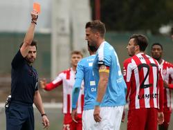 Carsten Kammlott (r.) von Rot-Weiß Erfurt sah gegen Fortuna Köln die Rote Karte