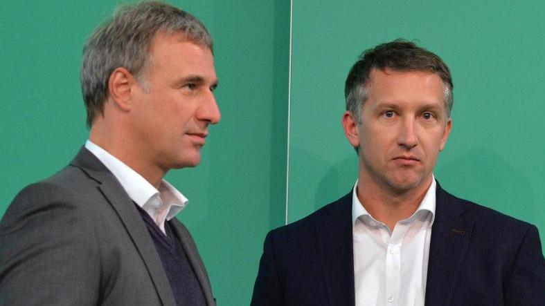 Marco Bode (l) und Frank Baumann erleben mit Werder Bremen ungemütliche Zeiten