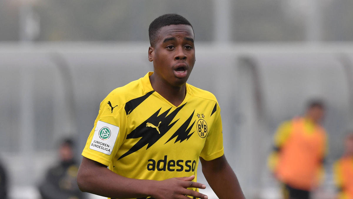 Youssoufa Moukoko dürfte mit dem BVB in der Youth League antreten Youssoufa Moukoko dürfte mit dem BVB in der Youth League antreten