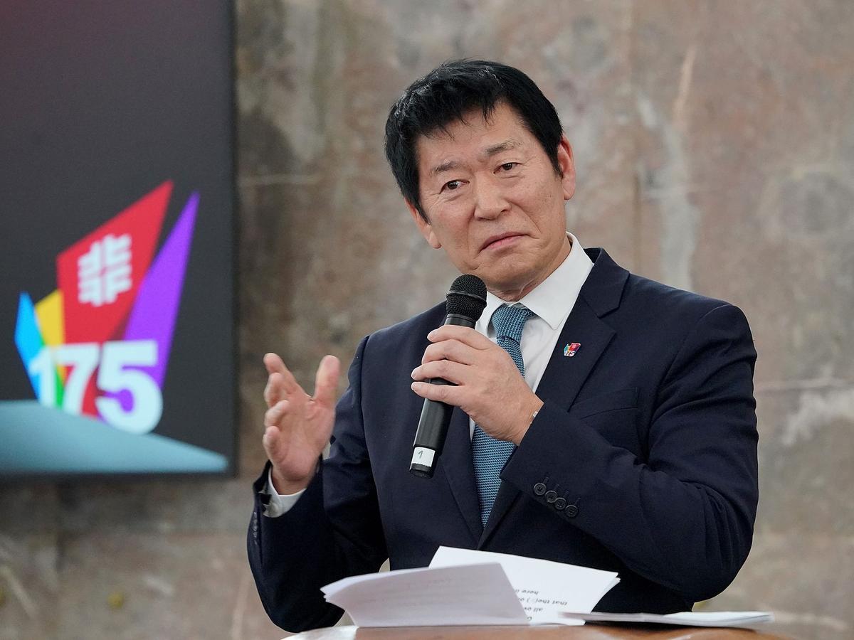 Der Präsident der Federetion Internationale de Gymnastic (FIG): Der Japaner Morinari Watanabe