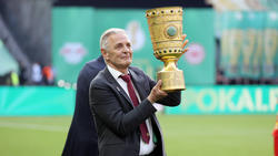 Karl-Heinz Körbel ist Rekordspieler der Bundesliga