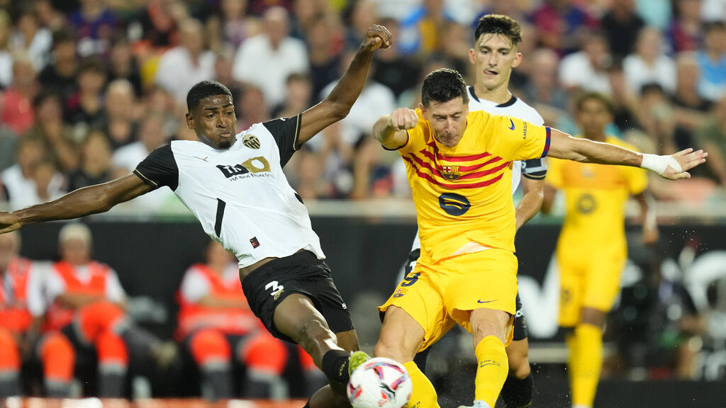 Cristhian Mosquera (l.) wechselt nicht zu RB Leipzig Cristhian Mosquera (l.) wechselt nicht zu RB Leipzig
