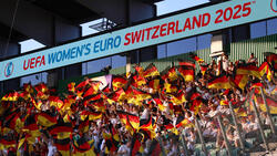 In Basel warten viele Fans auf das deutsche Frauenteam