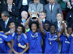Die Spieler des Chelsea FC feiern den Gewinn der Youth League