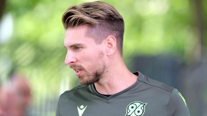 Trifft zum Auftakt der 2. Liga gleich auf seinen ehemaligen Klub VfB Stuttgart: Hannovers Torwart Ron-Robert Zieler