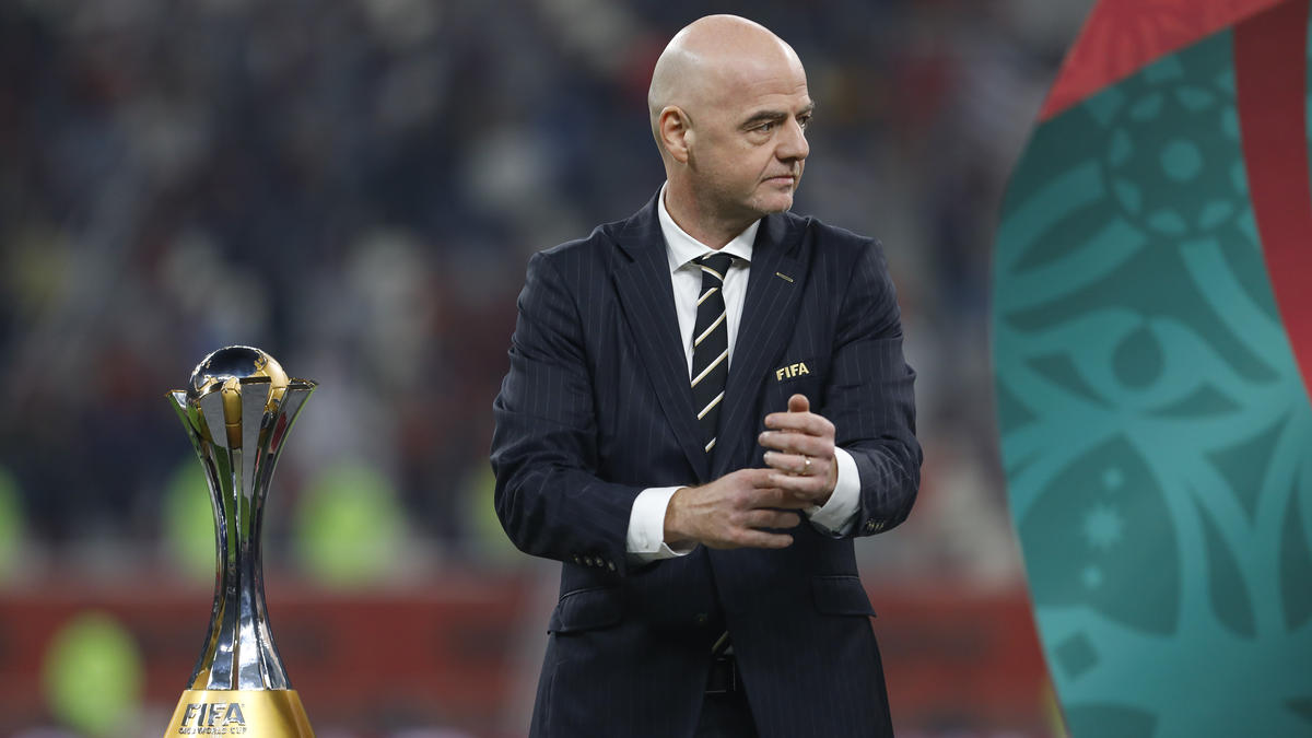 Geheimtreffen mit Infantino zwingen Bundesanwalt zum Rücktritt Geheimtreffen mit Infantino zwingen Bundesanwalt zum Rücktritt