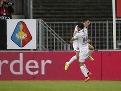 Johan Kulhan (#14) en Jonathan Kindermans vieren de 1-0 tijdens Telstar - Roda JC Kerkrade. (15-8-2014)