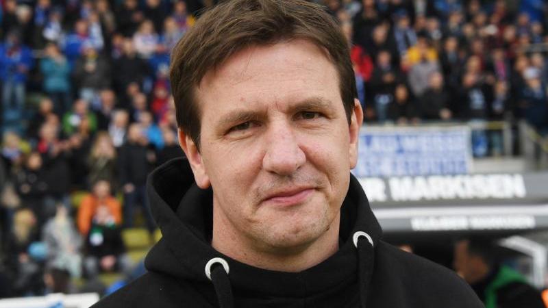 Hat mit dem FC Barnsley den Aufstieg in die zweite englische Liga geschafft: Trainer Daniel Stendel Hat mit dem FC Barnsley den Aufstieg in die zweite englische Liga geschafft: Trainer Daniel Stendel