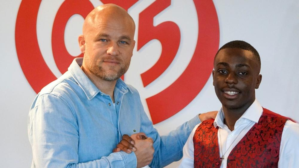 Merveille Papela unterschreibt einen Vertrag bis 2023