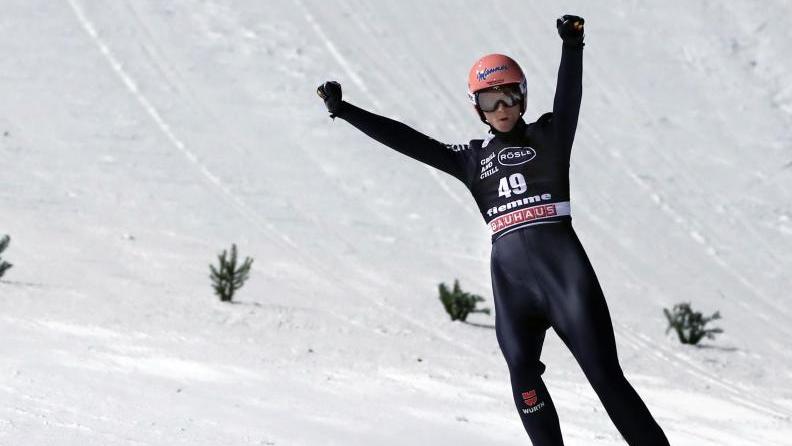 Karl Geiger jubelt in Val di Fiemme Karl Geiger jubelt in Val di Fiemme