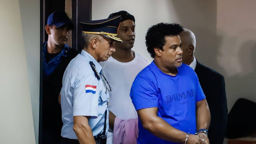Ist nun schon in Paraguay einen Monat in Haft: Der ehemalige brasilianische Fußballstar Ronaldinho
