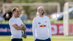 Red-Bull-Chef Oliver Mintzlaff (l.) mit RB-Leipzig-Coach Marco Rose