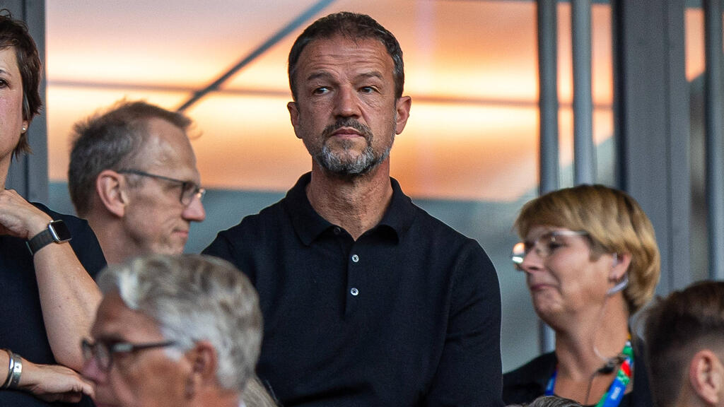 Heuert Fredi Bobic beim FC Schalke 04 an? Heuert Fredi Bobic beim FC Schalke 04 an?