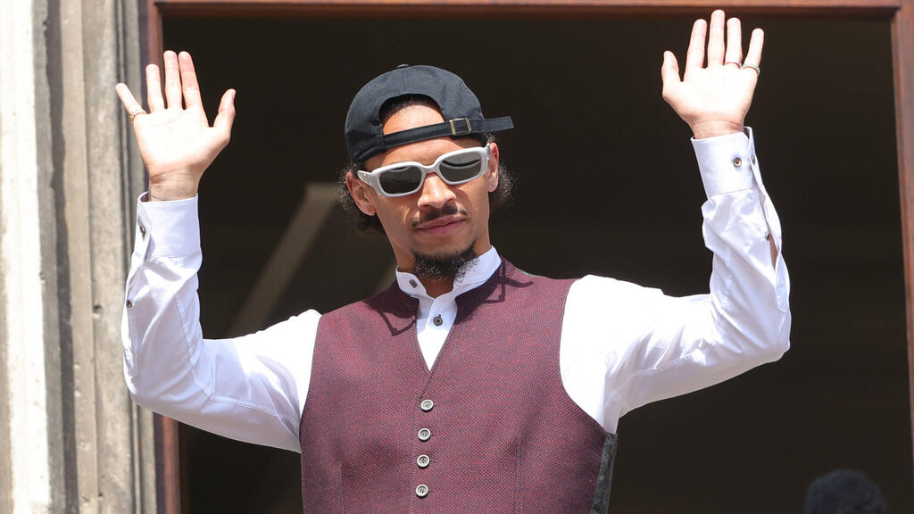 Verlängert Leroy Sané doch noch beim FC Bayern? Verlängert Leroy Sané doch noch beim FC Bayern?