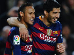 Suárez (dcha.) anotó 48 goles y Neymar 41 tantos en 2015. (Foto: Getty)