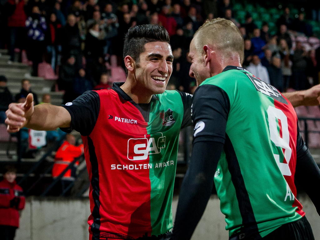 Alireza Jahanbakhsh en Sjoerd Ars vieren een treffer tegen Jong FC Twente in de Jupiler League. (28-11-14) Alireza Jahanbakhsh en Sjoerd Ars vieren een treffer tegen Jong FC Twente in de Jupiler League. (28-11-14)