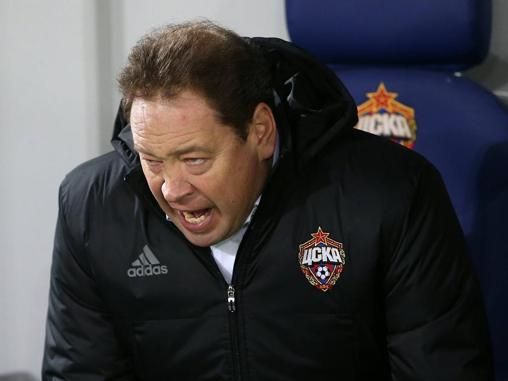 CKSA Moskou-trainer Leonid Slutskiy is boos tijdens het Champions League-duel CSKA Moskou - Bayer Leverkusen (22-11-2016).