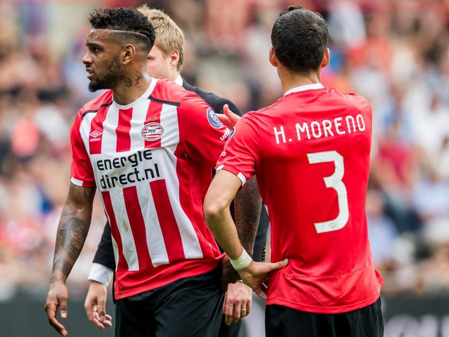 De wedstrijd tegen FC Groningen is voorbij voor Jürgen Locadia (l.). De aanvaller van PSV raakt geblesseerd en moet na een halfuur spelen de strijd staken. (28-08-2016)