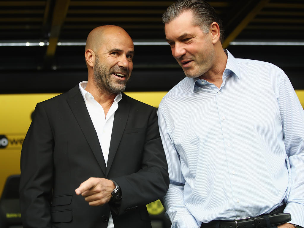 Peter Bosz (l.) und Michael Zorc planen den Kader beim BVB