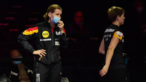 Bundestrainerin Boros (l.) konnte mit dem Turnierverlauf nicht zufrieden sein
