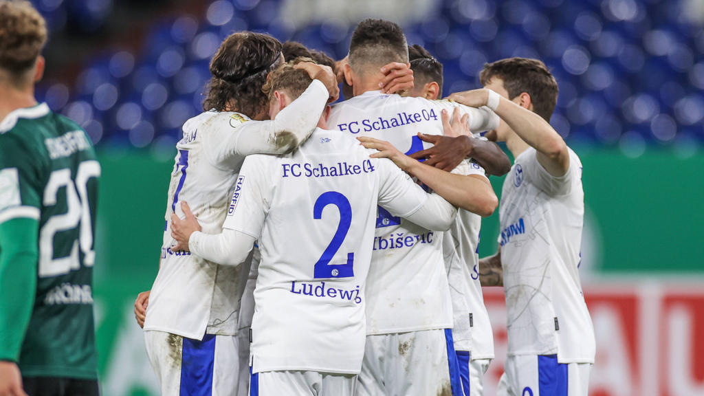 Der FC Schalke 04 steht zwar in der 2. Pokal-Runde, hat sich aber nicht mit Ruhm bekleckert