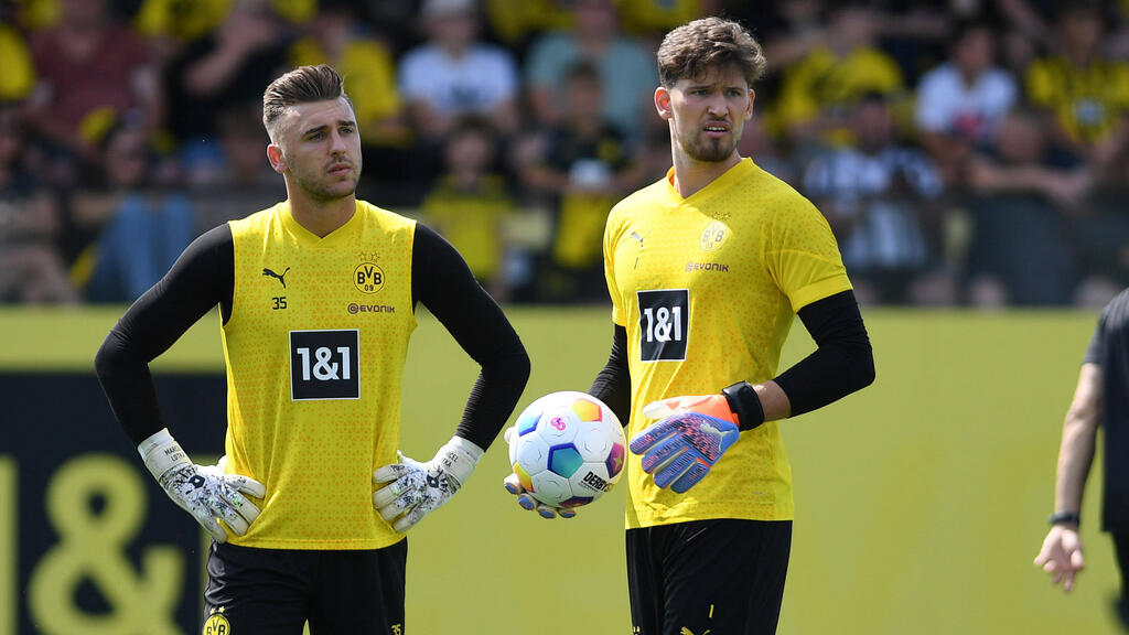 Marcel Lotka (l.) ist derzeit die Nummer drei beim BVB Marcel Lotka (l.) ist derzeit die Nummer drei beim BVB