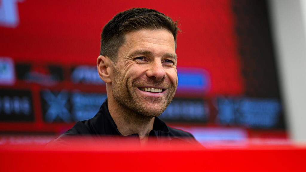 Xabi Alonso verlässt nach der Saison Bayer Leverkusen Xabi Alonso verlässt nach der Saison Bayer Leverkusen
