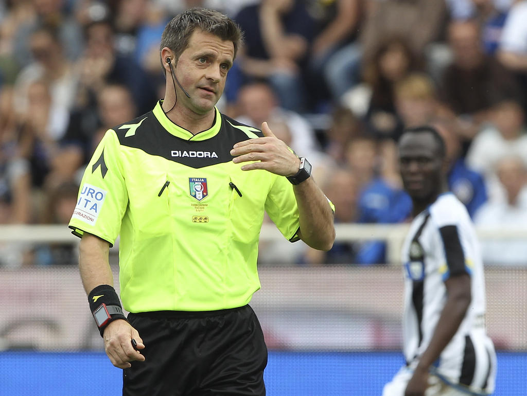 Nicola Rizzoli pfeift das EM-Halbfinale der deutschen Mannschaft Nicola Rizzoli pfeift das EM-Halbfinale der deutschen Mannschaft