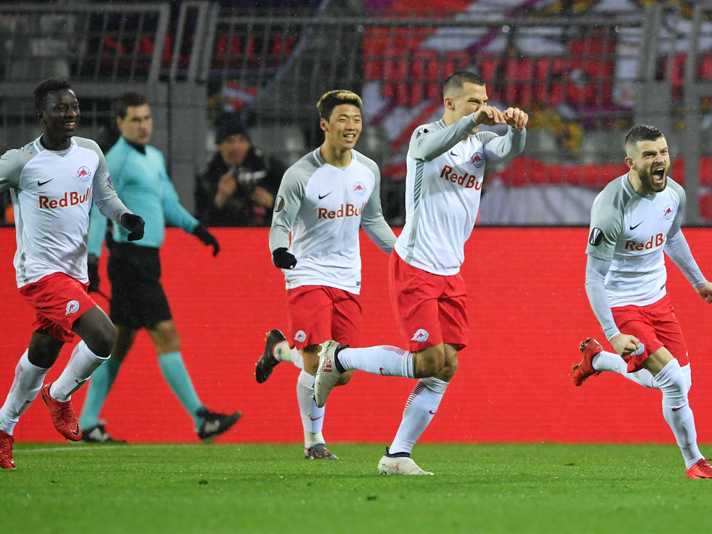 Valon Berisha (r.) schoss Salzburg zum Auswärtssieg in Dortmund