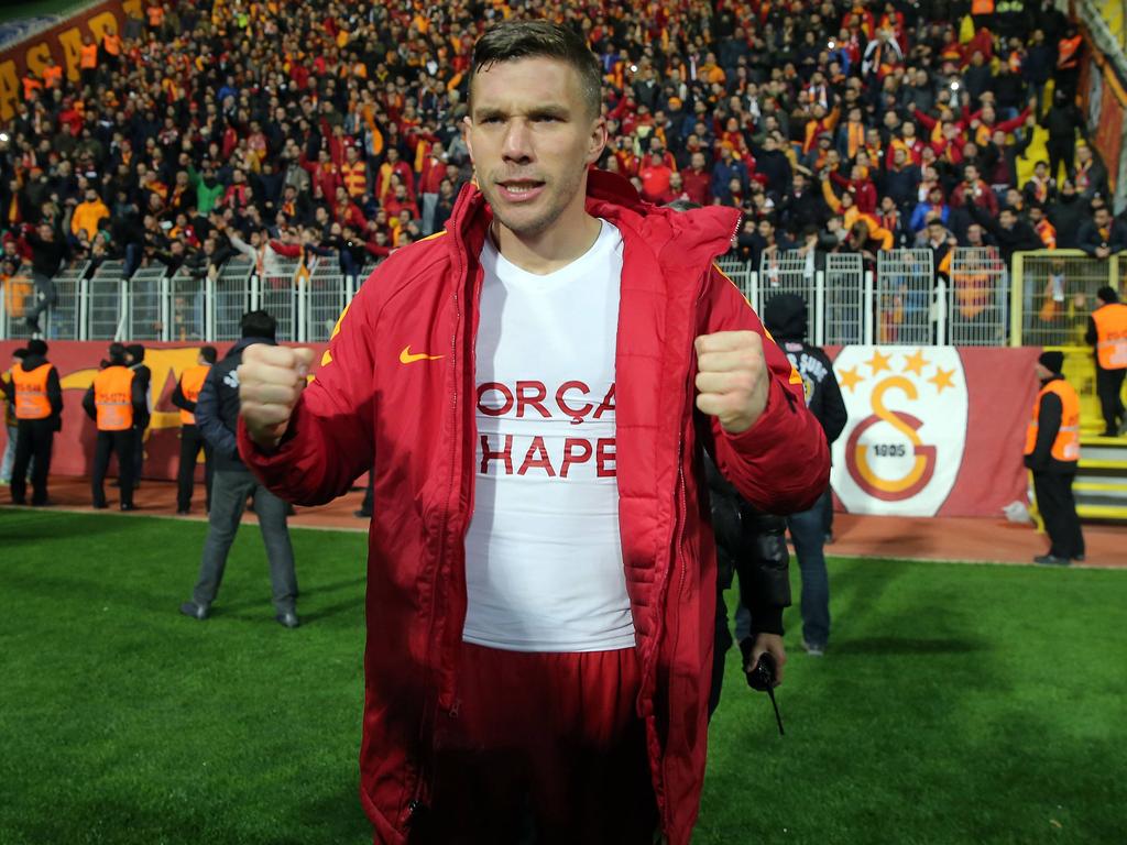 Lukas Podolski ist sauer auf eine türkische Zeitung
