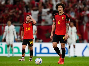 Axel Witsel (r) und Dries Mertens die Köpfe hängen: Belgien verliert das Spiel gegen Marokko