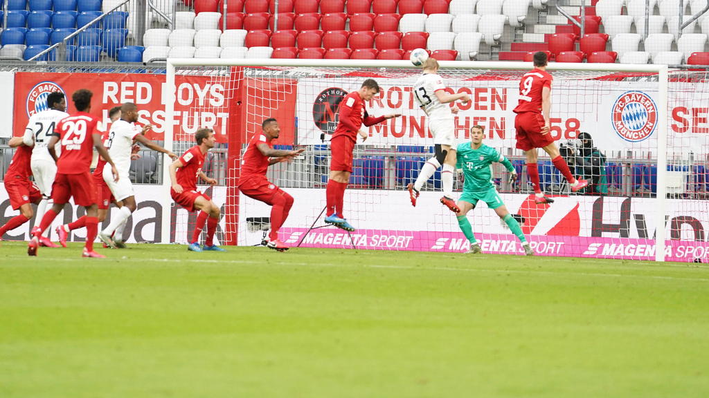 Der FC Bayern hat sich spektakulär gegen Frankfurt durchgesetzt