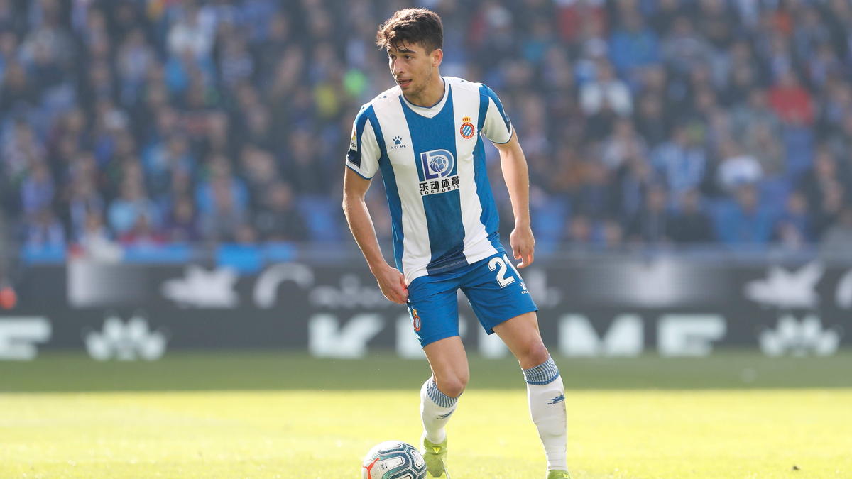 Der FC Bayern hat den spanischen Mittelfeldspieler Marc Roca verpflichtet Der FC Bayern hat den spanischen Mittelfeldspieler Marc Roca verpflichtet