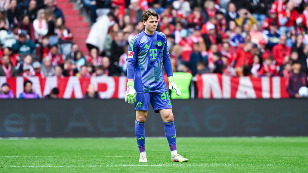 Der FC Bayern würde Jonas Urbig wohl gerne mit zur Klub-WM nehmen Der FC Bayern würde Jonas Urbig wohl gerne mit zur Klub-WM nehmen