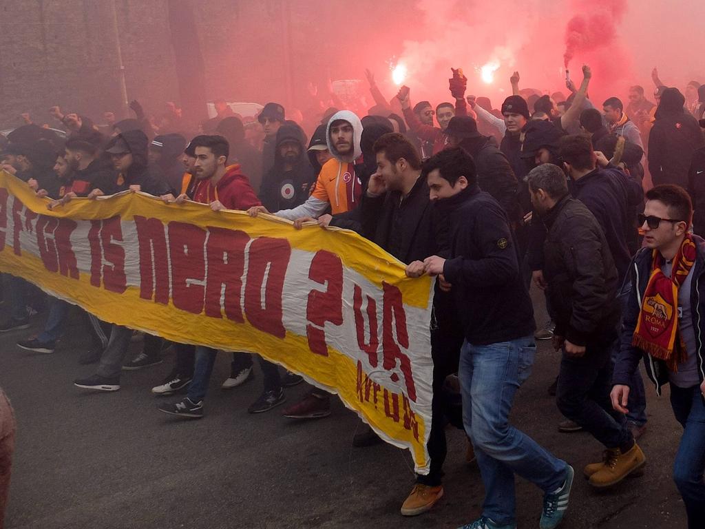 Aficionados del Galatasaray este jueves en Roma. (Foto: Imago)