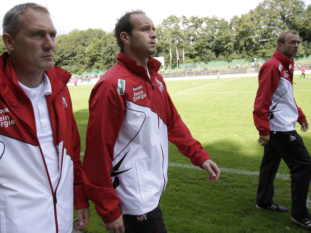Dirk Lottner (M.) wird neuer Trainer von Hansa Rostock