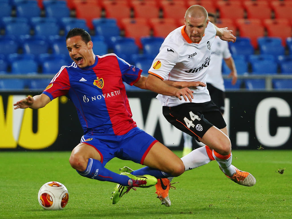 Philippe Senderos (r.) in der Europa League gegen den FC Basel